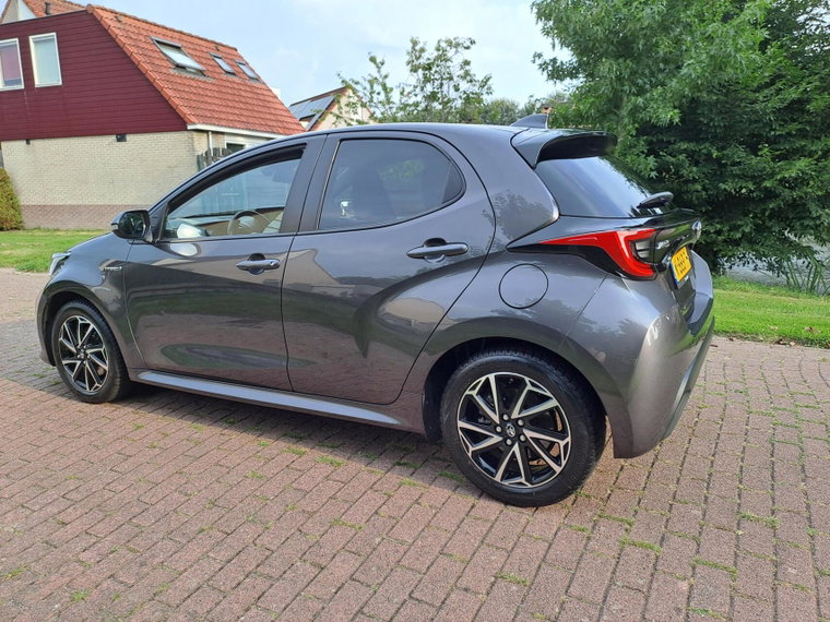 Vehicle Image 7