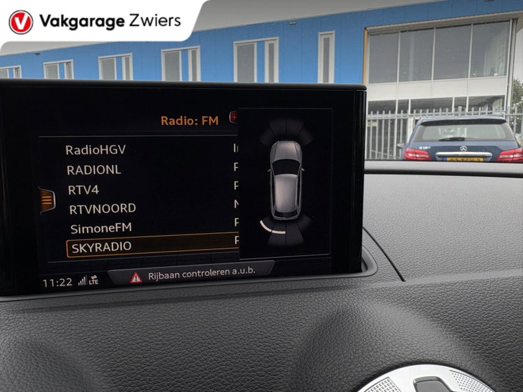Vehicle Image 21