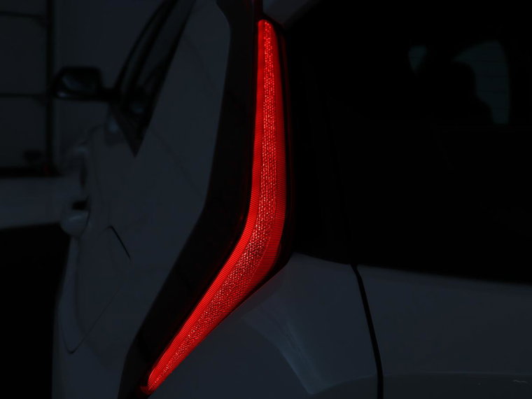 Vehicle Image 32