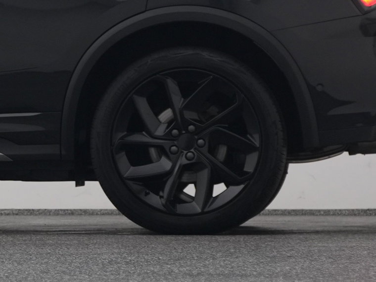 Vehicle Image 40
