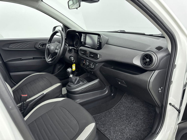 Vehicle Image 10