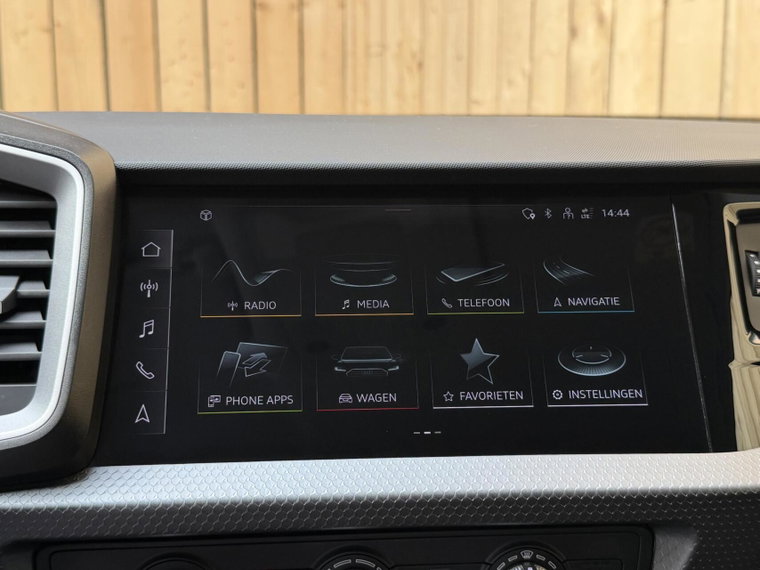 Vehicle Image 15