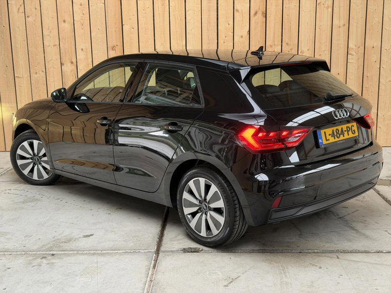 Vehicle Image 35
