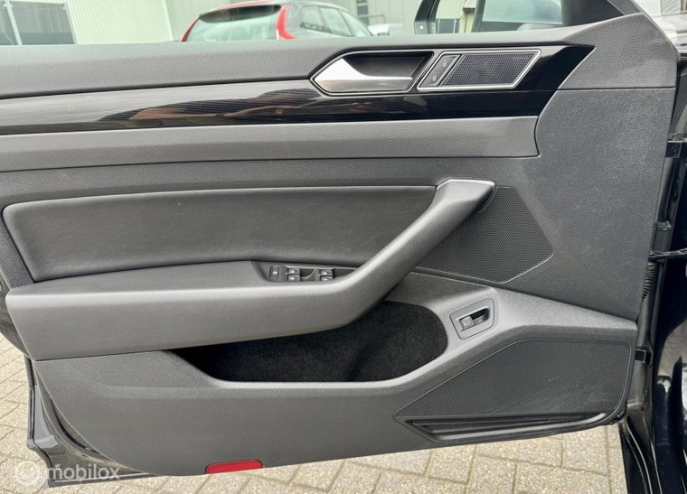 Vehicle Image 29