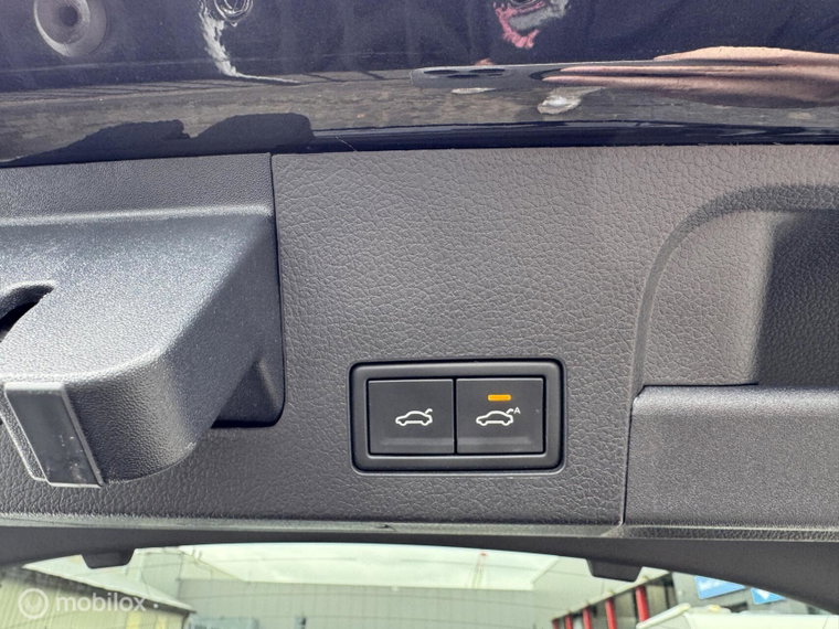 Vehicle Image 40