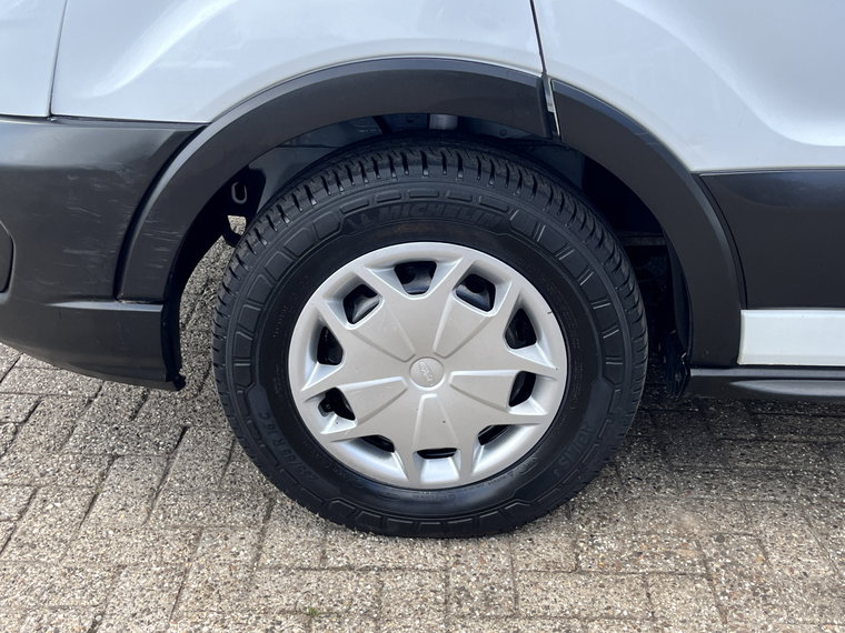 Vehicle Image 27