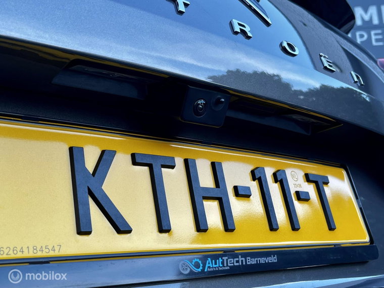 Vehicle Image 11