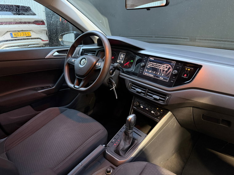 Vehicle Image 19