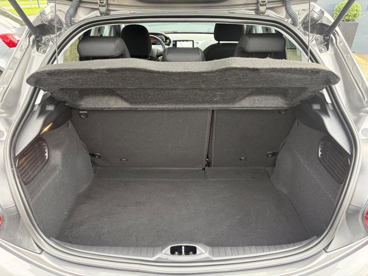 Vehicle Image 38
