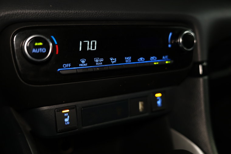 Vehicle Image 25