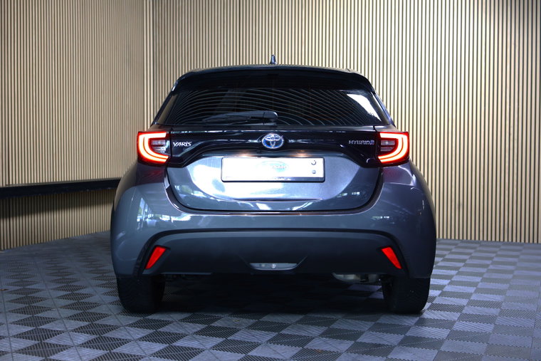 Vehicle Image 8