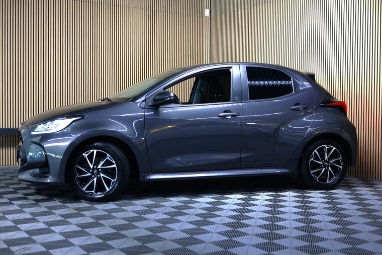 Vehicle Image 11