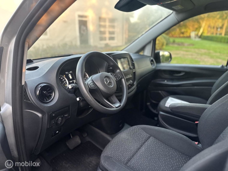 Vehicle Image 26