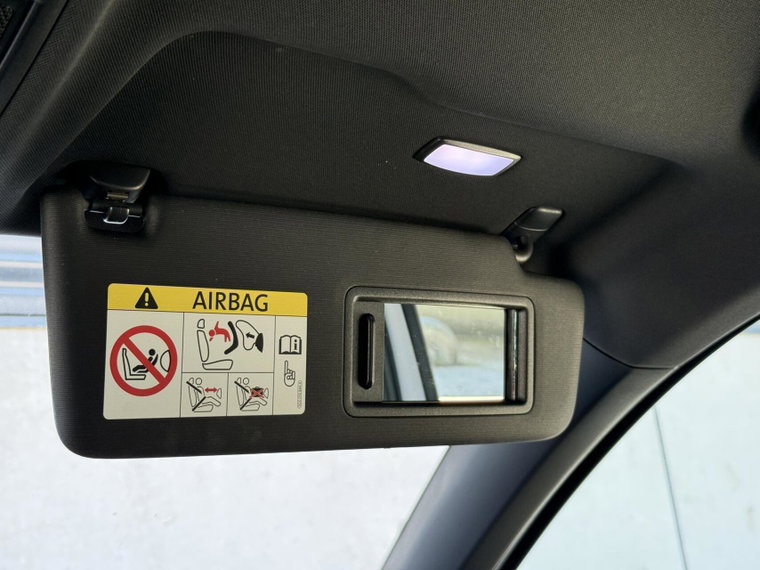 Vehicle Image 32