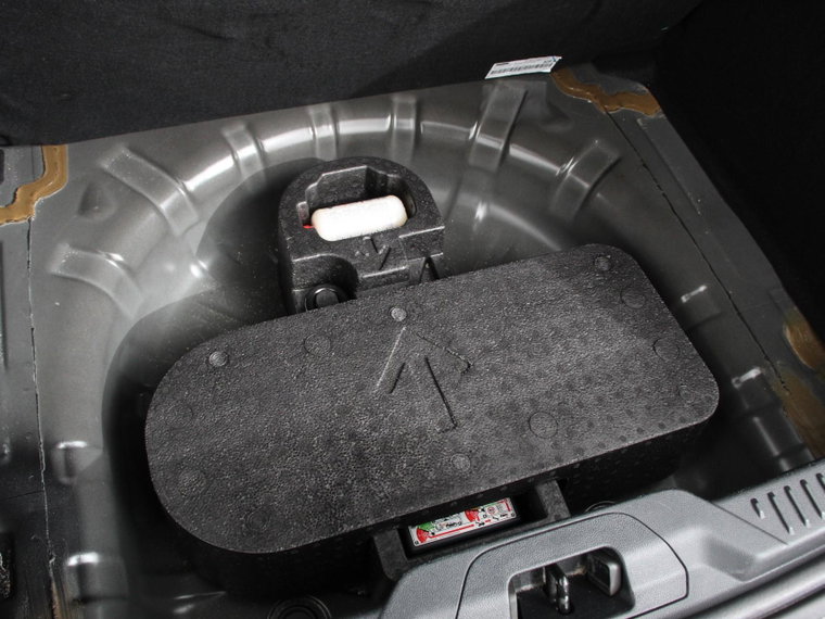 Vehicle Image 33