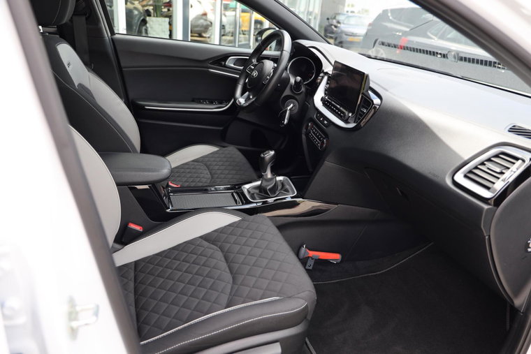 Vehicle Image 18