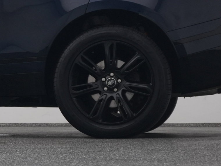 Vehicle Image 40
