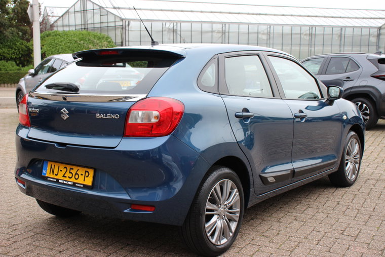 Vehicle Image 18