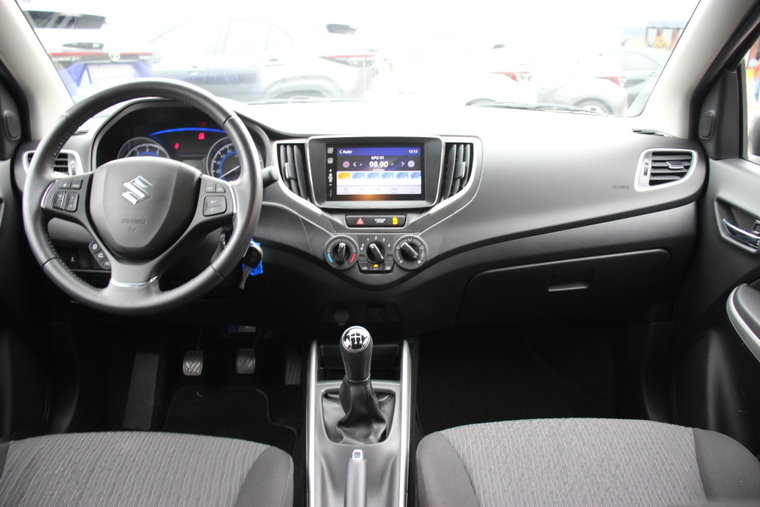 Vehicle Image 7