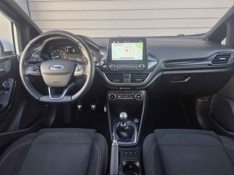 Vehicle Image 16