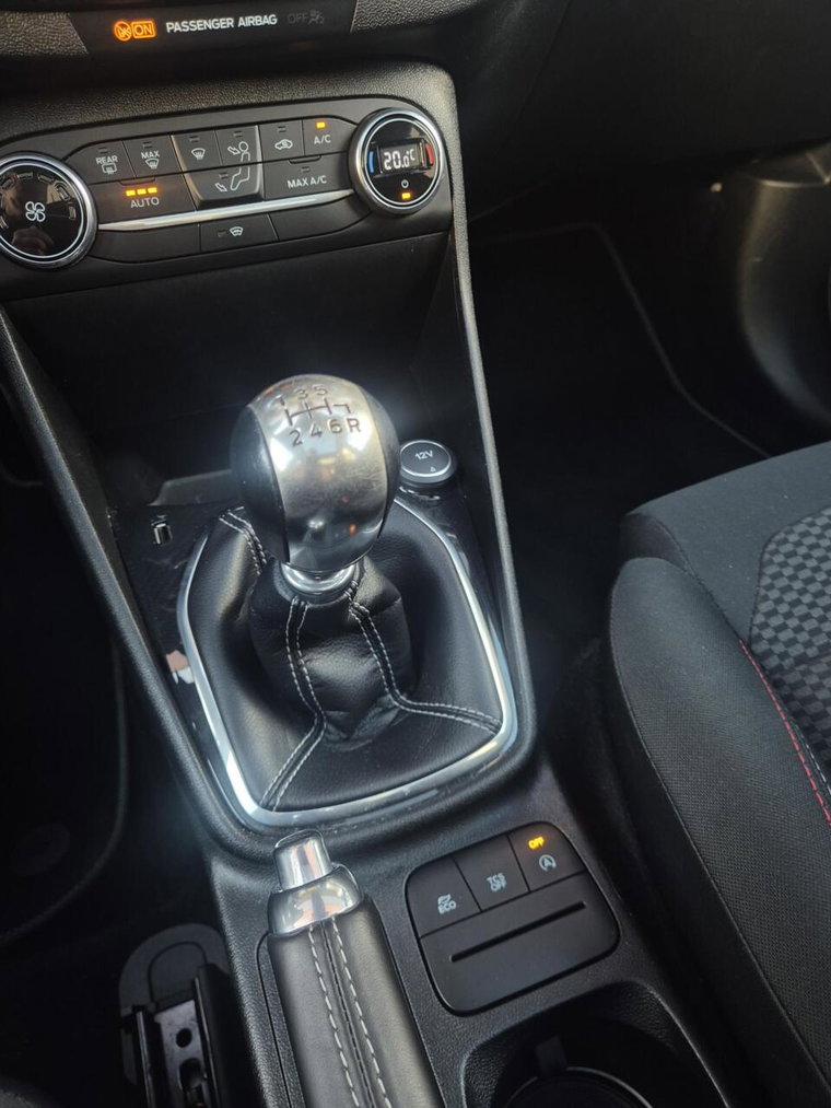 Vehicle Image 19