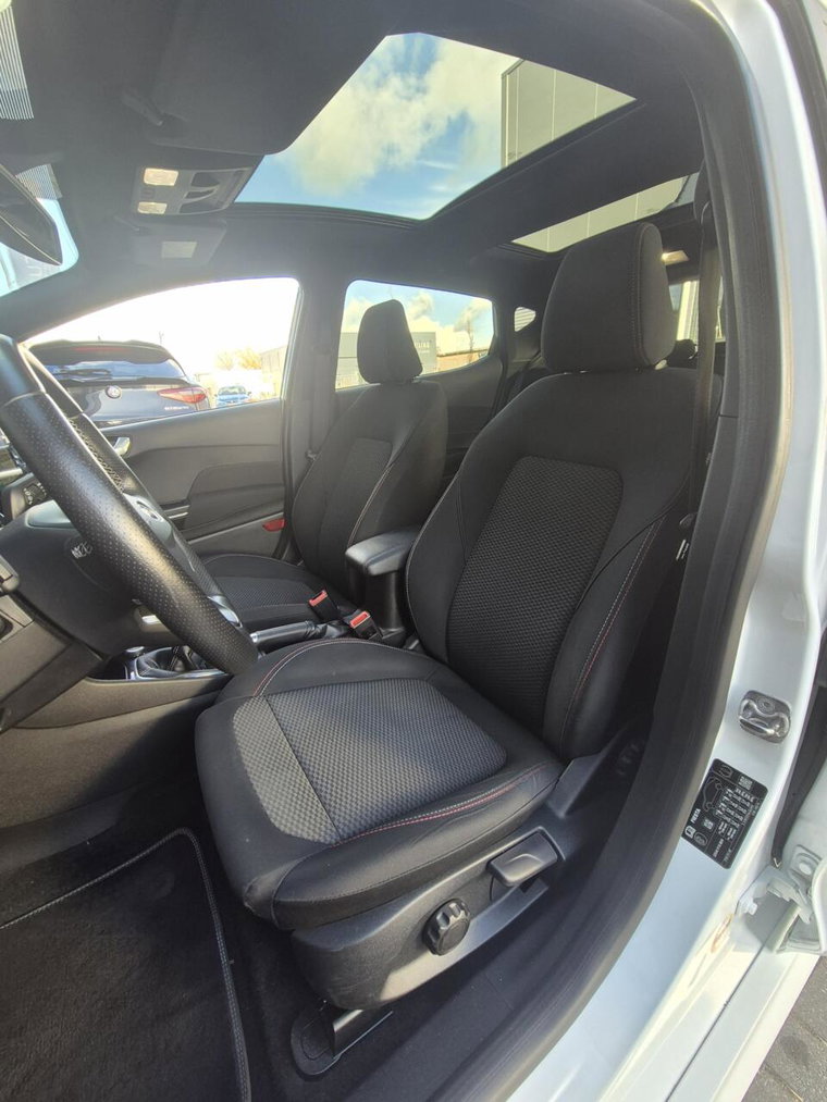 Vehicle Image 30