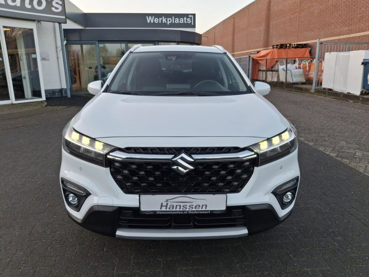 Vehicle Image 10