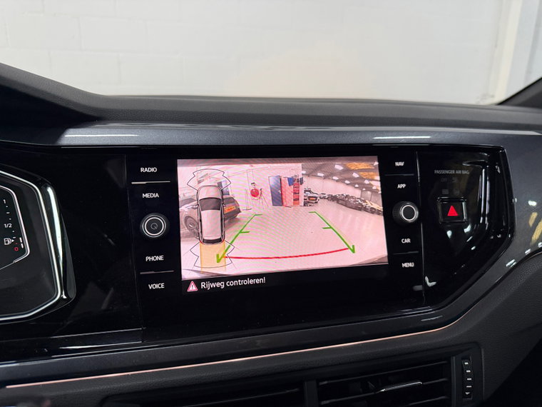 Vehicle Image 19