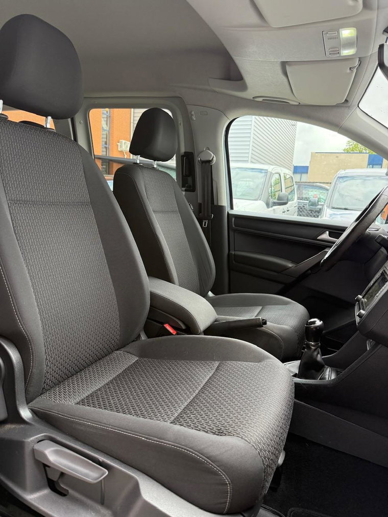 Vehicle Image 14