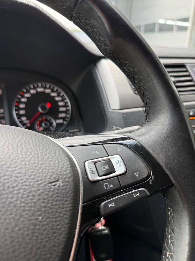 Vehicle Image 26