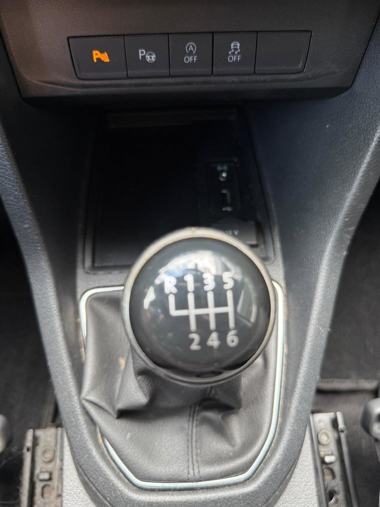 Vehicle Image 33