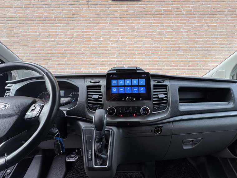 Vehicle Image 23