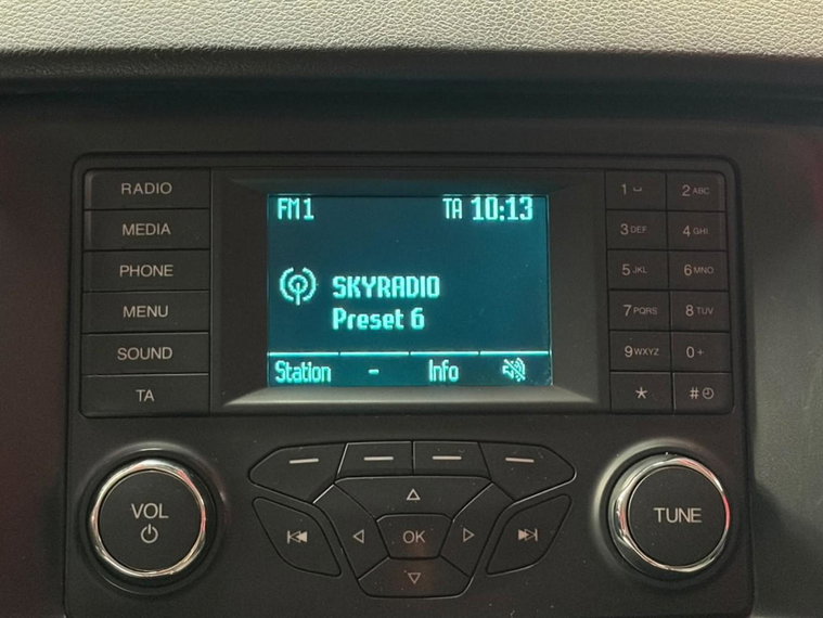 Vehicle Image 17