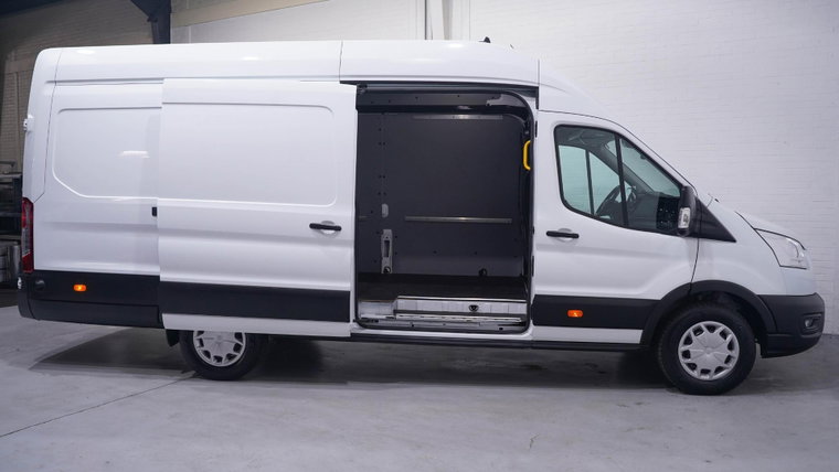 Vehicle Image 9