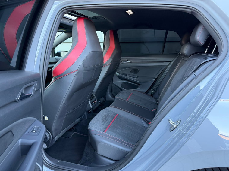Vehicle Image 17