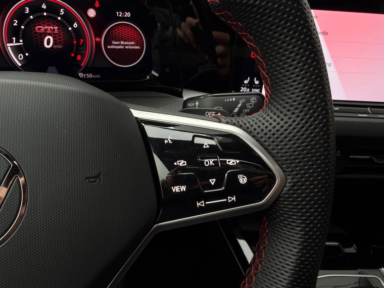 Vehicle Image 32