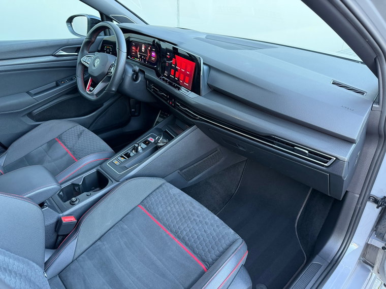 Vehicle Image 33