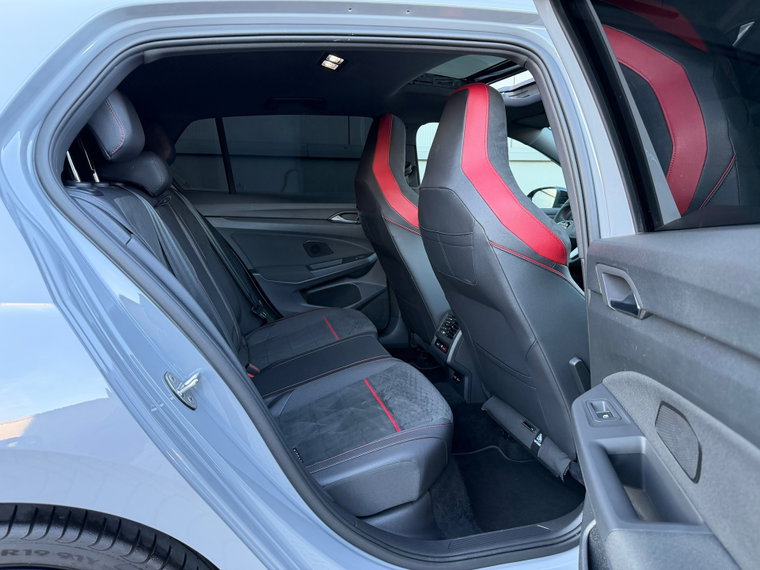 Vehicle Image 36