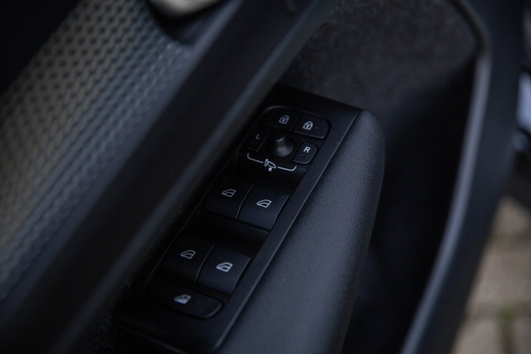 Vehicle Image 26