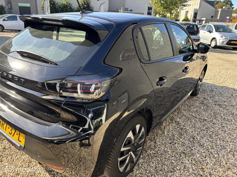 Vehicle Image 21