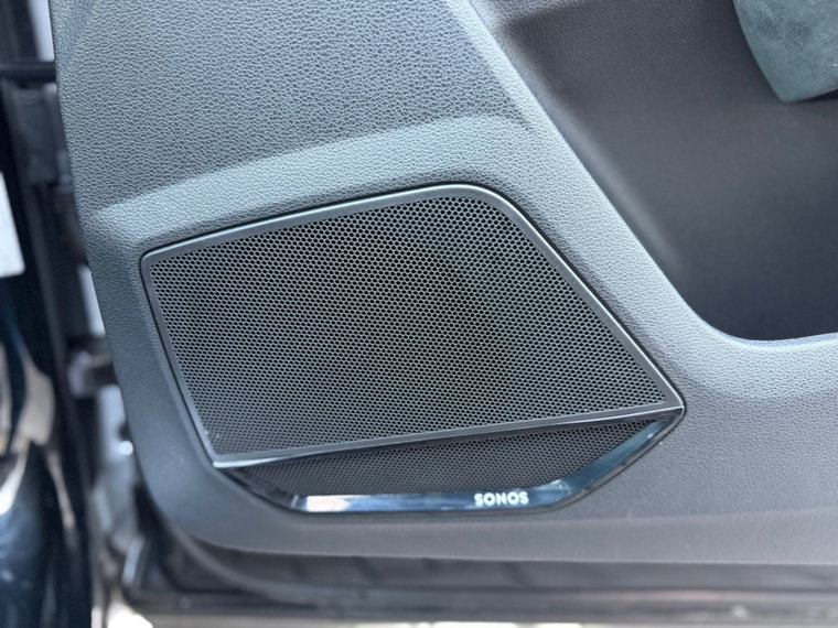 Vehicle Image 25