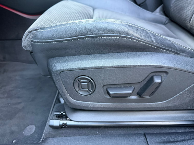 Vehicle Image 38