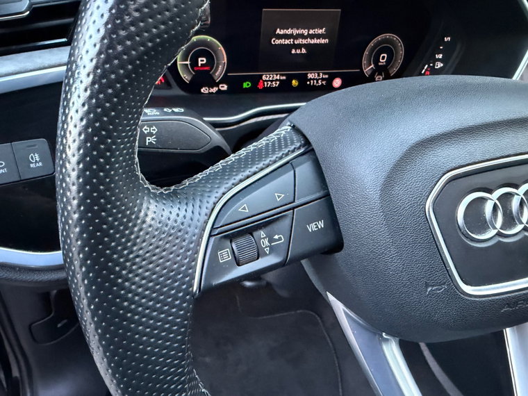 Vehicle Image 43