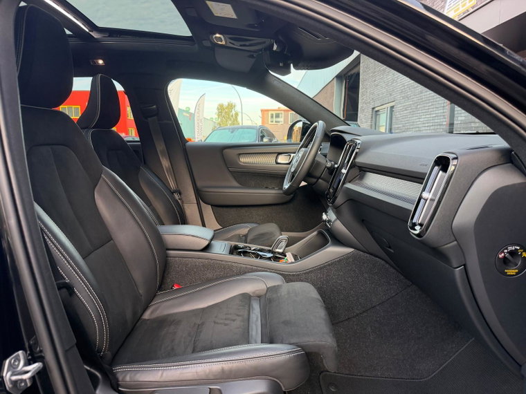 Vehicle Image 35