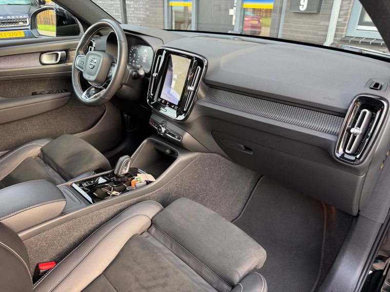 Vehicle Image 36