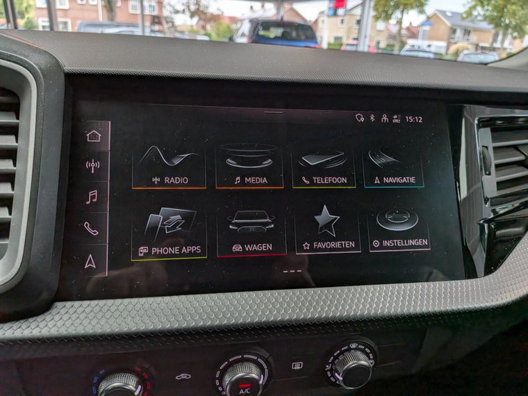 Vehicle Image 24