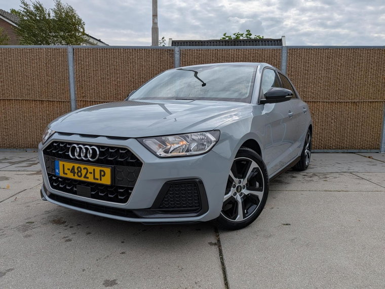 Vehicle Image 11