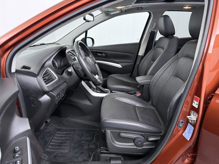 Vehicle Image 10