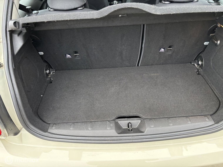 Vehicle Image 27