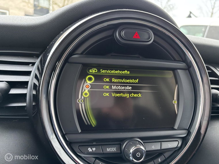 Vehicle Image 38